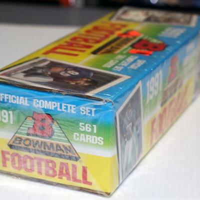 1991 BOWMAN FOOTBALL Cards Factory Sealed Box 561 card set Lot #905-14