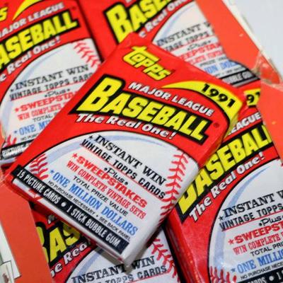 1990 TOPPS Baseball Cards - Factory Complete Box with 36 Packs Lot #905-11