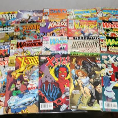 300 Comic Books Lot - Marvel 90, DC 180, Indie 30 - 1 Long Box #912-03