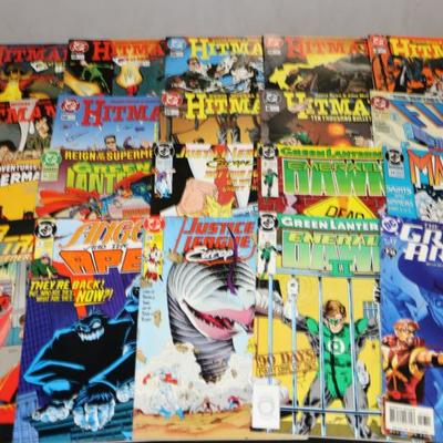 300 Comic Books Lot - Marvel 90, DC 180, Indie 30 - 1 Long Box #912-03