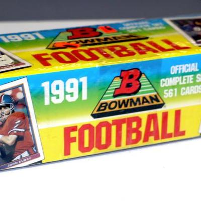 1991 BOWMAN FOOTBALL Cards Factory Sealed Box 561 card set Lot #905-14