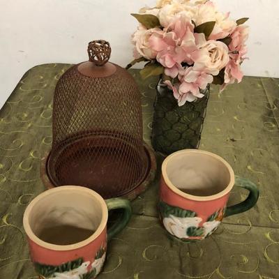 lot DECORATIVE BUNNY CUPS & FLOWER BELL