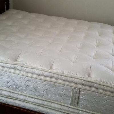 Very Clean Full Mattress and Box Set