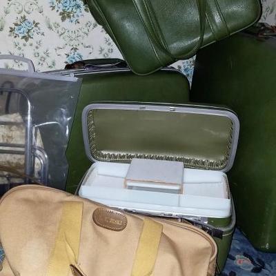 Vintage Luggage Set