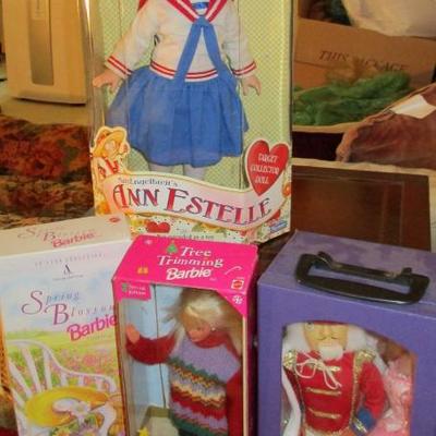 Doll Set - Barbie and More - See all photos 