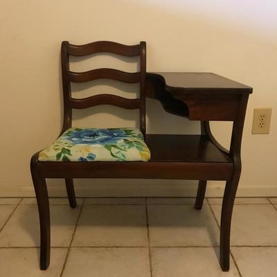 Lot 1 - Old Time Telephone Seat