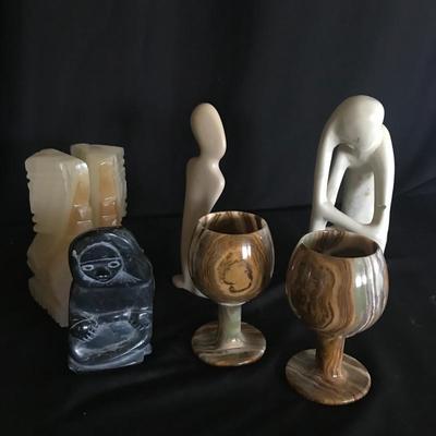 Lot 92 - Marble and Onyx Lot 