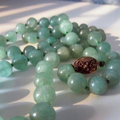 Adventurine Bead Necklace | 28 inches | Silver Clasp
