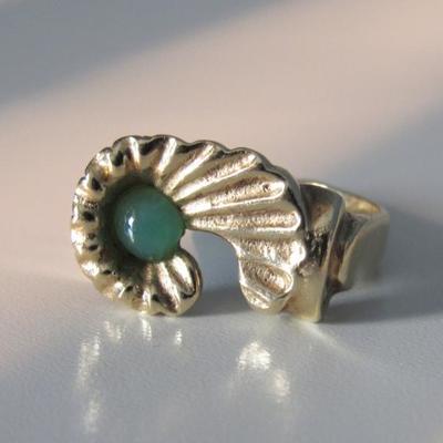 Jade bead and 18K Gold Ring | Size 7