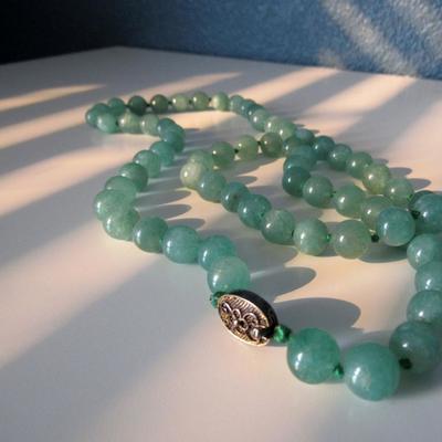Adventurine Bead Necklace | 28 inches | Silver Clasp