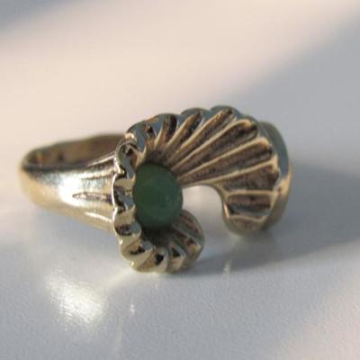Jade bead and 18K Gold Ring | Size 7