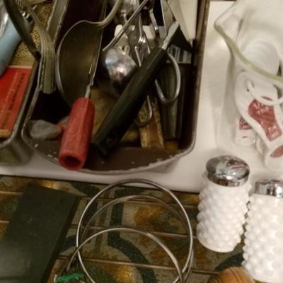 Large Lot of Kitchen Items