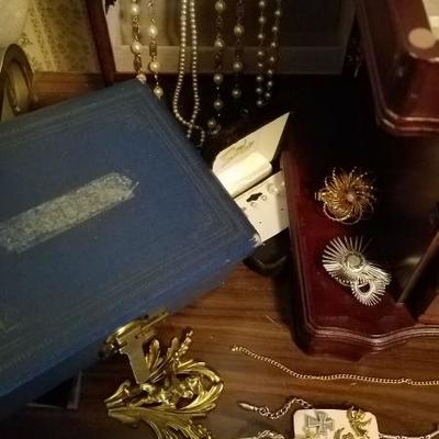 Huge Jewelry Lot