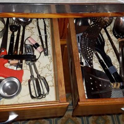 Utensils & Clock