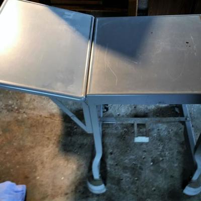 Metal Desk Stand