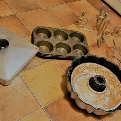 Cookware with Square, and Bundt Pans