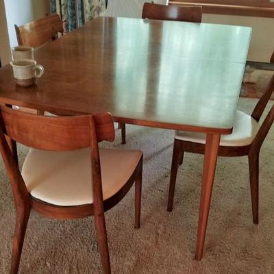Drexel - Mid Century Dining Set w/Chairs and (2) Leaves