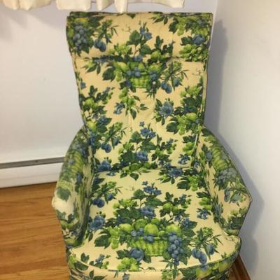 Vintage Floral Chair with Rug and Massager