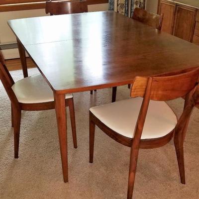 Drexel - Mid Century Dining Set w/Chairs and (2) Leaves