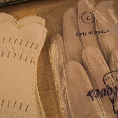 gloves gloves and more leather gloves