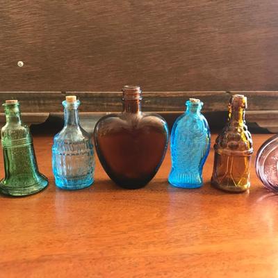 Set of 7 Assorted Miniature Bottle Collection [1159]