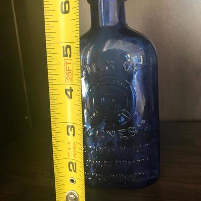 Cobalt Blue Medicine Bottle Milk of Magnesia PHILLIPS [1125]