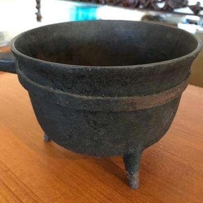 Vintage Cast Iron Pot [1115]