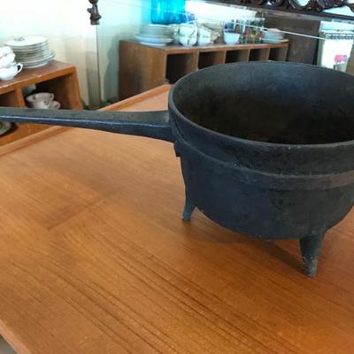 Vintage Cast Iron Pot [1115]