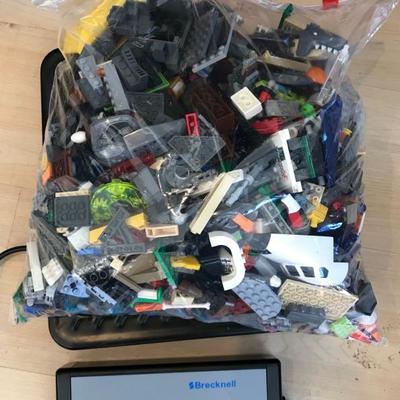4.8 lbs of mixed Lego Pieces [1170]