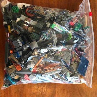 4.8 lbs of mixed Lego Pieces [1170]