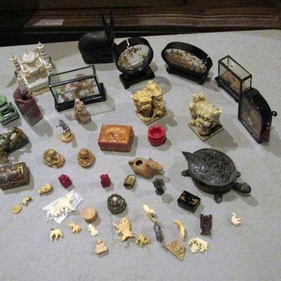 # 334 - Japanese  Decorative Accessories 