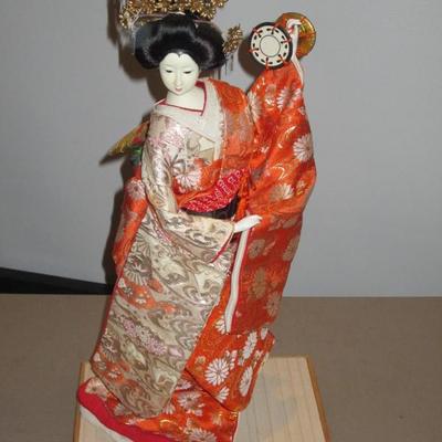 # 111 -  Japanese Geisha Doll