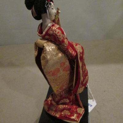 # 142 - Japanese Geshia Doll  