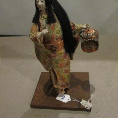 # 143 - Japanese Geshia Doll  