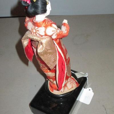 # 145 - Japanese Geshia Doll Music Box