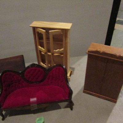# 321 - Doll House Accessories