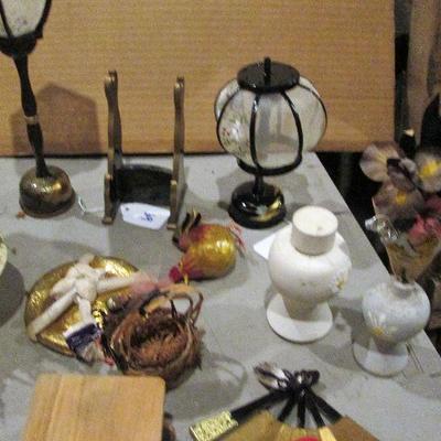 # 340 - Japanese Decorative Accessories