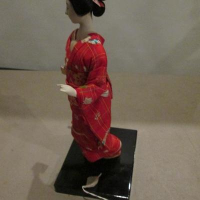 # 140 - Japanese Geisha Doll