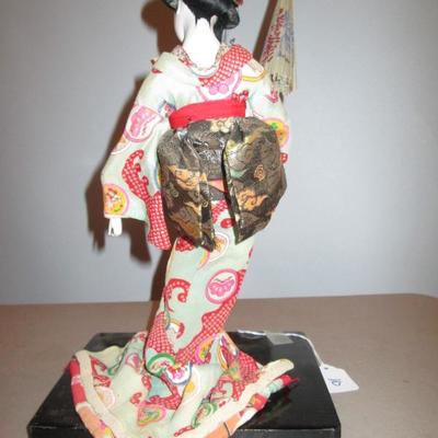 # 110 -  Japanese Geisha Doll 