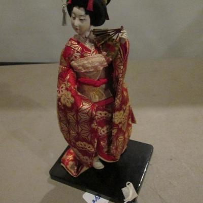 # 142 - Japanese Geshia Doll  