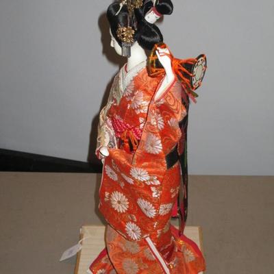 # 111 -  Japanese Geisha Doll