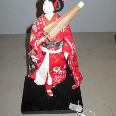 # 147 - Japanese Geshia Doll 