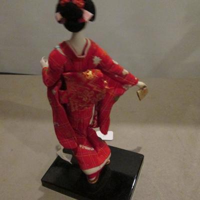 # 140 - Japanese Geisha Doll