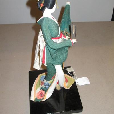 # 146 - Japanese Geshia Doll 