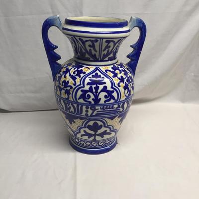 Lot 35 - Ceramic Vase and Mugs