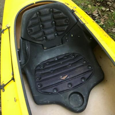 Lot 86 - Old Town Loon 138 KAYAK and Paddle