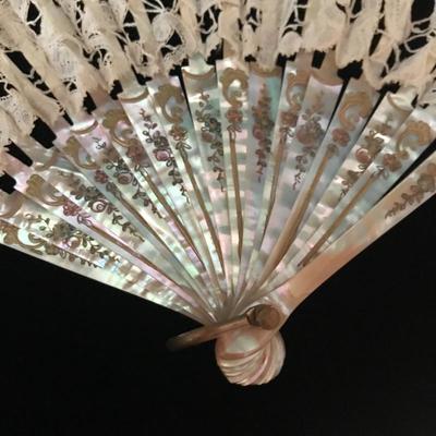 Lot 93 - Vintage Lace and Mother of Pearl Fan