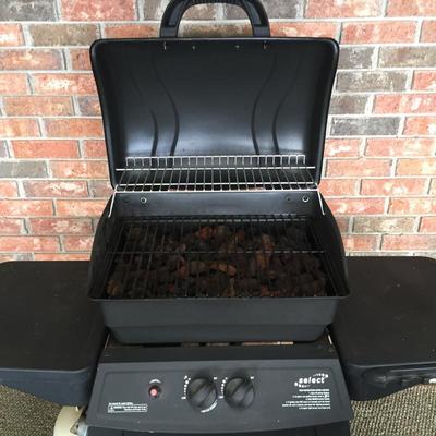 Lot 1 - Char-Broil Gas Grill 
