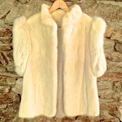 Lot 77:  Vintage Off White Mink Vest Size 8