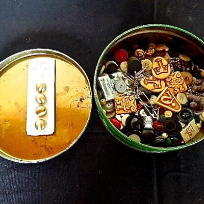 Lot 83: Tin of Old Buttons 